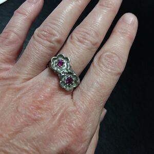 **Last Chance!!Final Sale** Vintage Avon silver tone purple flower ring size 7.5